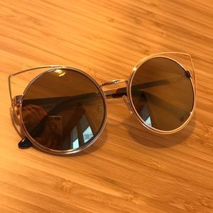 Cute cat shaped sunglasses